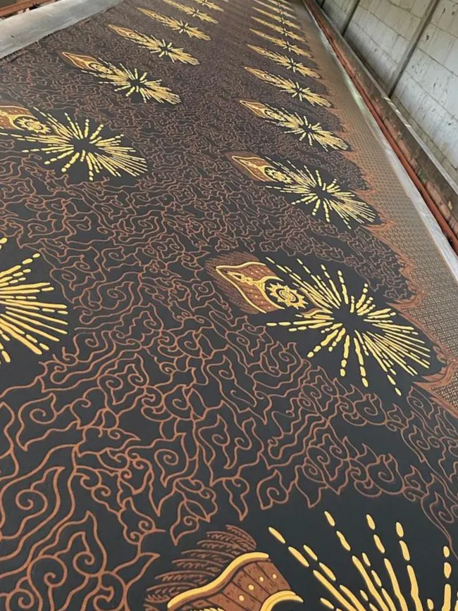 Koleksi batik unggulan Pabrik Batik Solo